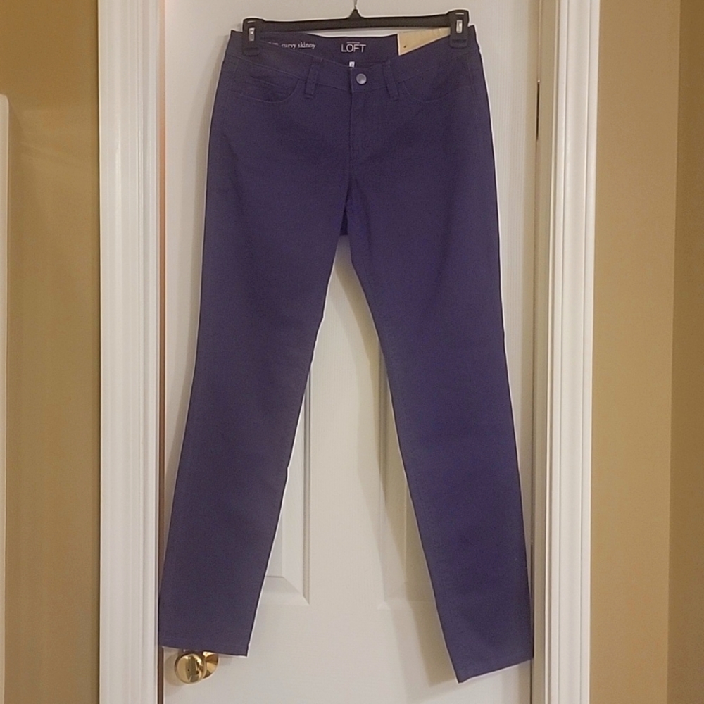 NWT Loft Jeans. Size 28/6. Fit Curvy Skinny. Color Purple